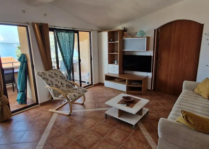 Ivan דירה ביבינייה